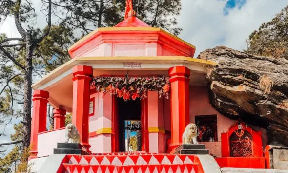 Kasar Devi, a small village located in the Almora district of Uttarakhand, is special in many ways. Situated about seven kilometres from Almora town, this village is surrounded by dense forests and offers a wonderful view of the Himalayas